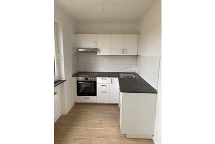 Helle 2-Zimmer + 2 halbe Zimmer-Whn. mit Balkon in Uni-Nähe in Lübeck zu vermieten! Otto Stöben GmbH