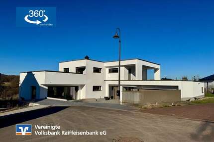 Haus zum Kaufen in Hetzerath 1.050.000,00 € 210 m²