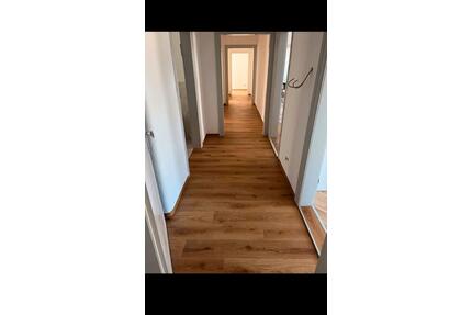 Schöne ruhige 5 Raum Wohnung zu vermieten - Waltershausen