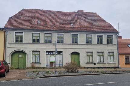 Haus zum Kaufen in Tessin 65.000,00 € 220 m²