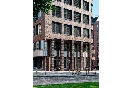 Exklusives Büro in Hamburgs Altstadt: Zwischen Speicherstadt & Hafencity