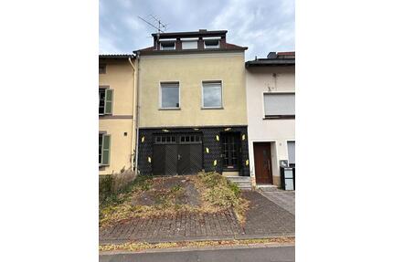 Haus zu verkaufen - 89.000,00&nbsp;EUR Kaufpreis, ca.&nbsp; 200,00&nbsp;m&sup2; in Rehlingen-Siersburg (PLZ: 66780)