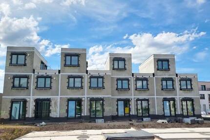 Ein Haus ohne Haken - 5 Zimmer, 2 Bäder, Keller, Garage, Dachterrasse & Garten + vll. Hessengeld?* - Hanau-Steinheim