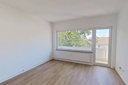Große 3-Zimmer-Wohnung mit EBK und 2 BALKONEN in Seelze-Letter