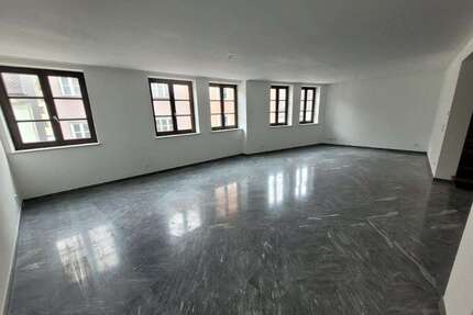 Wohnung zum Mieten in Augsburg 1.750,00 € 152 m²