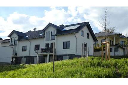 Haus zum Mieten in Essenheim 2.850,00 € 219 m²