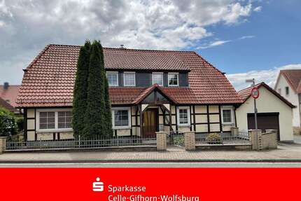 Haus zum Kaufen in Wolfsburg 375.000,00 € 230 m²