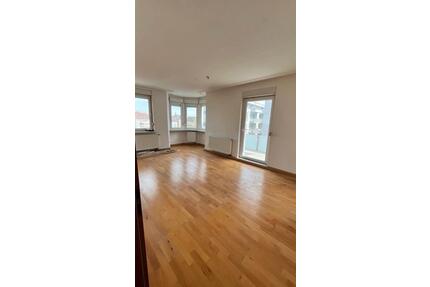 Altbauwohnung in Bestlage: 5 Zimmer, Balkon - FN City - Friedrichshafen