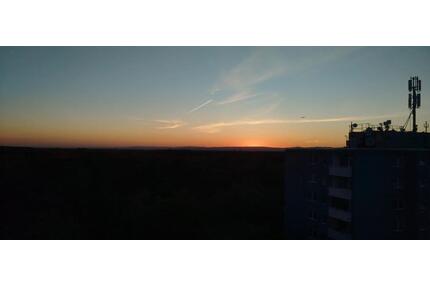 3 Zimmer Blick auf FFM Skyline, Taunus und Odenwald vollsaniert - Dreieich