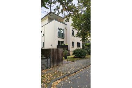 Helle 3-Zimmer-Wohnung mit Balkon, Garagenstellplatz in Dresden