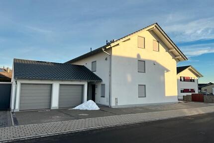 Doppelhaushäfte zur Miete - 1.400,00&nbsp;EUR Kaltmiete, ca.&nbsp; 175,00&nbsp;m&sup2; in Osterhofen (PLZ: 94486)