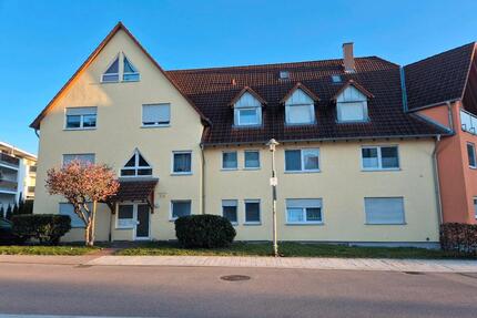 Moderne 2,5-Zimmer-Wohnung mit Balkon, TG-Stellplatz im Zentrum - Essingen