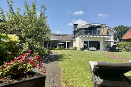 Haus zum Kaufen in Wedemark Berkhof 975.000,00 € 381 m² - Wedemark / Berkhof