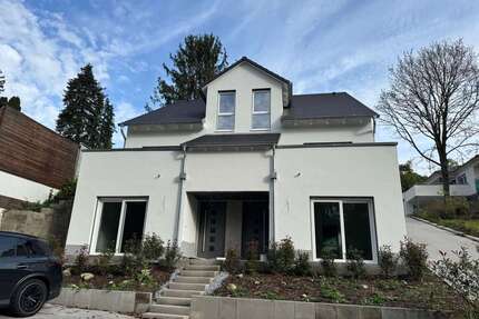 Haus zum Mieten in Würzburg 2.330,00 € 172.6 m²