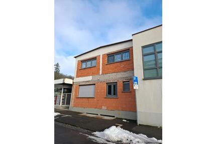 Mehrfamilienhaus mit erheblichem Entwicklungspotenzial - Obernburg am Main