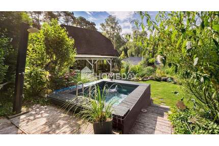 Elegantes Zuhause mit Gartenparadies - 4 Zimmer, zwei Terrassen, Garten, Kamin, Pool und Carport - Biesenthal