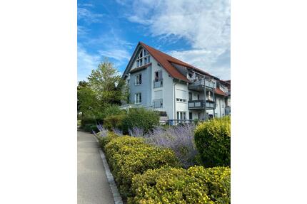 Haus-im-Haus-Gefühl: Großzügige Maisonette mit Westbalkon & Blick - Oberteuringen