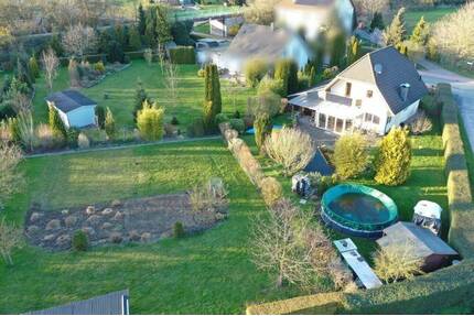 Charmantes Einfamilienhaus mit Wintergarten, Pool und großzügigem Garten in Aerzen OT