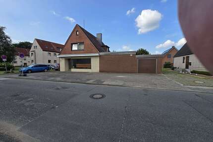 Haus zum Kaufen in Nortorf 238.000,00 € 206 m²