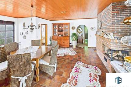 Raum für die ganze Familie: Einfamilienhaus mit Kamin, Balkon & Garage - jetzt entdecken! - Altenbamberg