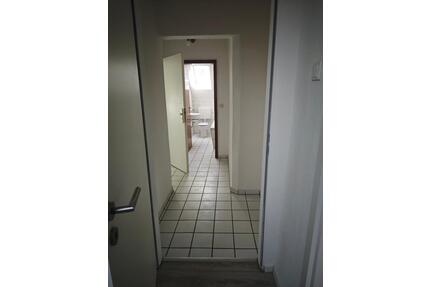 Charmante Dachgeschosswohnung 71qm-3 Schlafzimmer-Neu renoviert - Gelsenkirchen Ückendorf