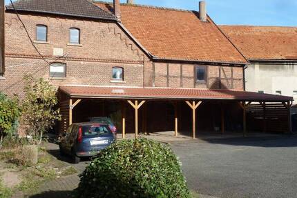 Großer Resthof mit 3 Wohnungen und 3 Nebengebäuden - Halle