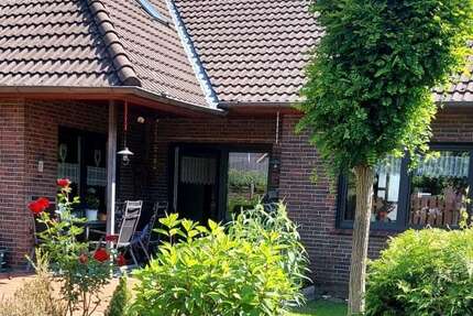 Haus zum Kaufen in Friedeburg 399.000,00 € 263.17 m²