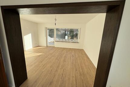 Schwebheim Erstbezug lichtdurchflutete 5 Zimmer Wohnung EG Garten