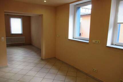 Haus zum Mieten in Limburg 1.500,00 € 150 m²