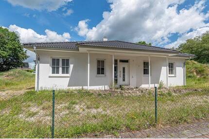 Moderner Bungalow mit viel Potenzial zur individuellen Fertigstellung in ruhiger Lage von Köhlen - Geestland (Köhlen)