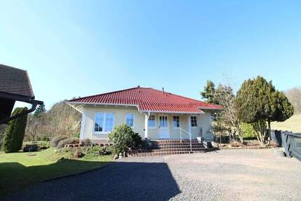 Tolles Einfamilienhaus mit Wohnbungalow auf großem Grundstück in herrlicher Lage - Waltershausen