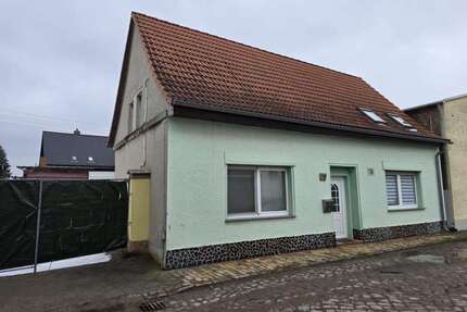 Haus zum Kaufen in Roitzsch 55.000,00 € 90 m²