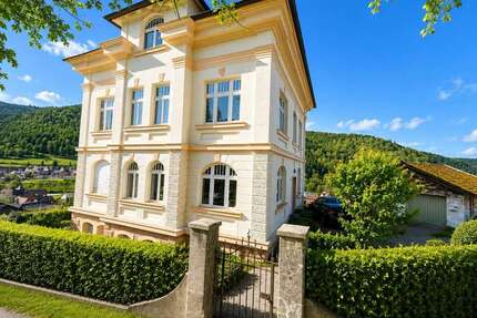 Haus zum Kaufen in Höfen an der Enz 649.000,00 € 235 m²
