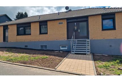 Bungalow mit Garten nutzung - 1.100,00&nbsp;EUR Kaltmiete, ca.&nbsp; 157,00&nbsp;m&sup2; in Hermeskeil (PLZ: 54411)