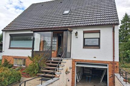 Vollunterkellertes Einfamilienhaus mit Ausbaupotential - Rendsburg