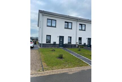 Reihenendhaus in Plate zu vermieten