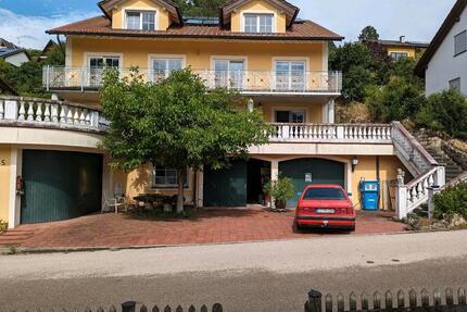 180 qm Mietwohnung Balkon - 1.100,00&nbsp;EUR Kaltmiete, ca.&nbsp; 180,00&nbsp;m&sup2; in Mörnsheim (PLZ: 91804)