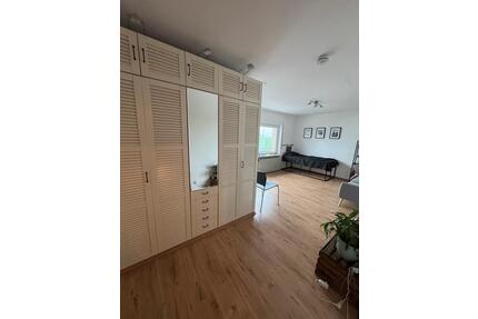 Moderne 1-Zimmerwohnung mit Einbauküche und Balkon - Wiesbaden Schierstein