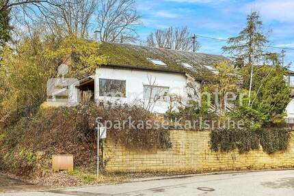 Viel Platz, viele Möglichkeiten: großzügiges Familienrefugium mit besonderer Aussicht - Karlsruhe / Grünwettersbach