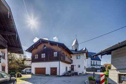 Haus zum Kaufen in Raubling 525.000,00 € 422.5 m²