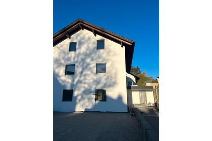 Erstbezug einer 2,5-Zimmer-Neubauwohnung inkl. moderner Küche - Mallersdorf-Pfaffenberg
