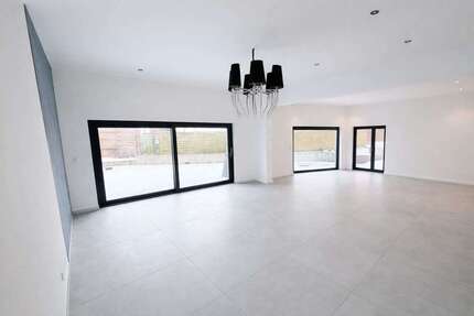 Haus zum Mieten in Hamburg 2.800,00 € 140 m²