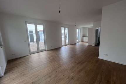 Haus zum Mieten in Beelitz-Heilstätten 1.599,00 € 106.97 m²