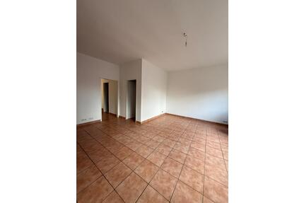 Moderne und Geräumige 4-Zimmer-Wohnung in Übach Palenberg - Übach-Palenberg