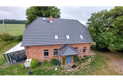 Charmantes Landhaus mit großem Grundstück, Scheune und Nähe zum S - Plau am See