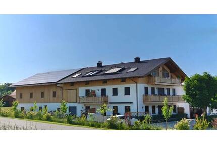 Schöne 3 Zi--Wohnung im 1. OG mit 2 Balkonen u. eigener Garten, nähe Söllhuben - Riedering Farnach