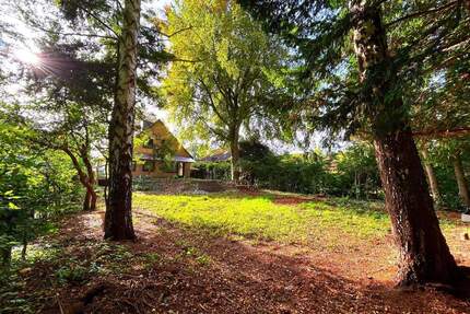 Traumhaftes Grundstück mit Baugenehmigung für Einfamilienhaus - Hamburg Eidelstedt