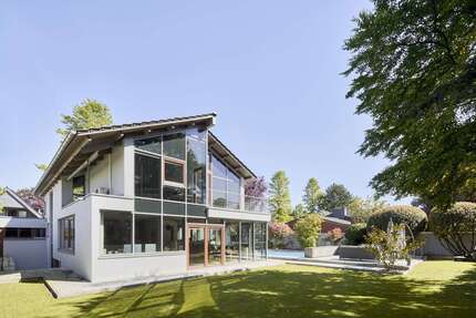 Haus zum Kaufen in Köln Müngersdorf 2.350.000,00 € 281 m² - Köln / Müngersdorf
