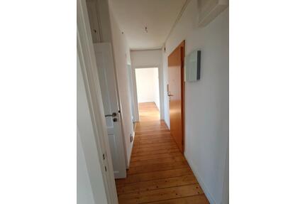 Renovierte 2-Zimmer-Wohnung mit Balkon – ab 01.04.2026 - Kiel Neumühlen-Dietrichsdorf