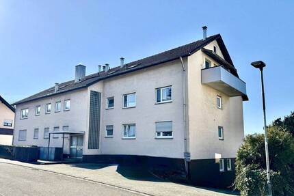 Attraktive 3-Zimmer DG-Wohnung mit Balkon - gepflegt, vermietet & perspektivisch freiwerdend - Sinzheim Ortsgebiet